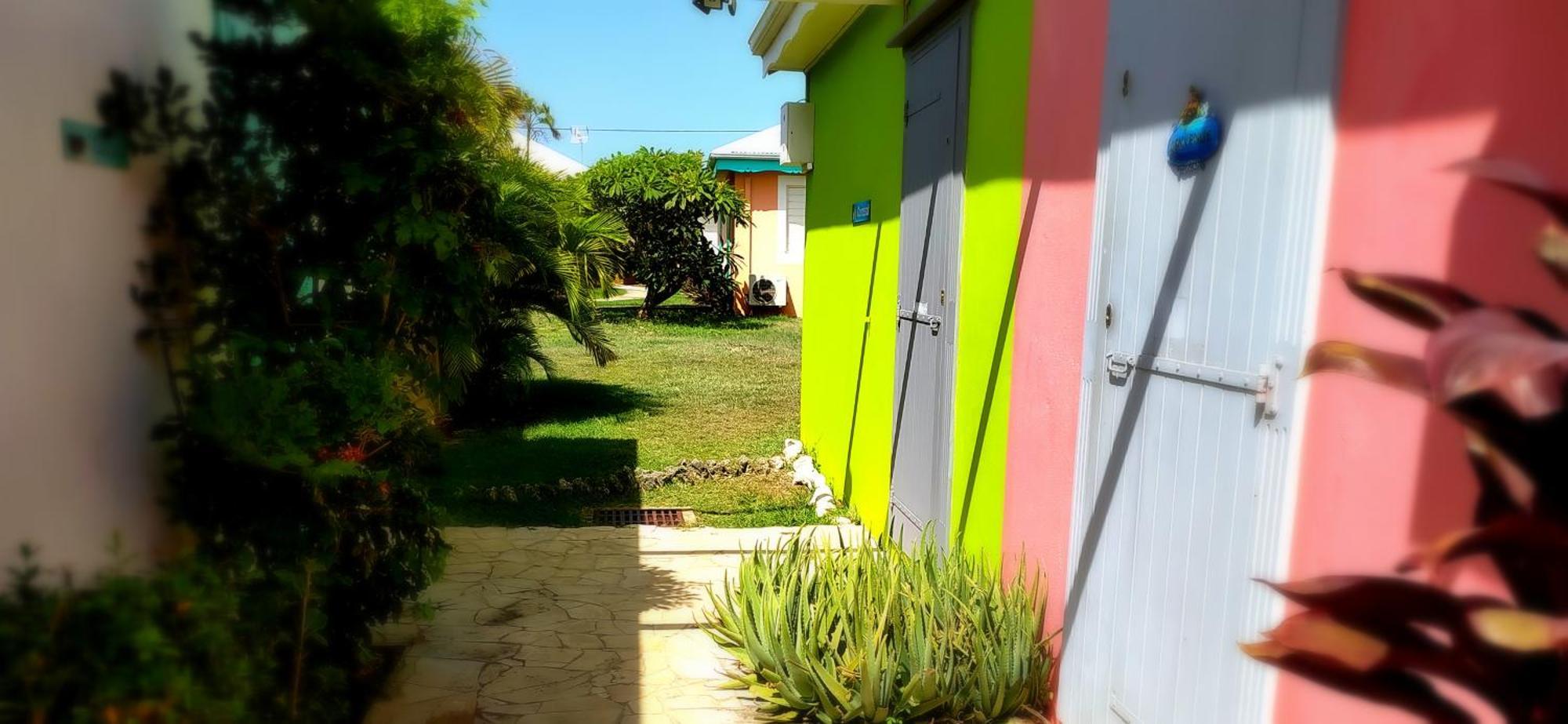 Bungalow La Papaye Bleue Residence Acces Piscine & Plage Saint-Francois  Exterior foto